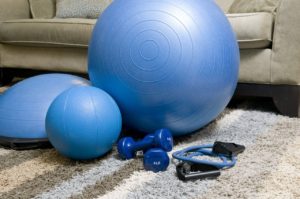 Fazer exercícios físicos em casa
